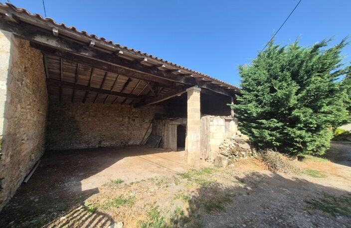 Maison charentaise à rénover avec nombreuses dépendances – Archingeay 17380 — photo 2