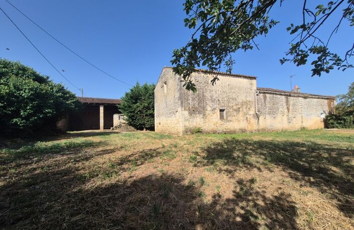 Maison charentaise à rénover avec nombreuses dépendances – Archingeay 17380 — photo 3