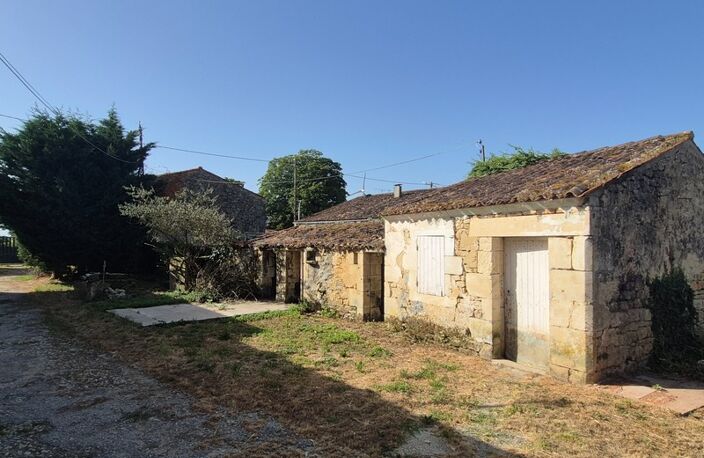 Maison charentaise à rénover avec nombreuses dépendances – Archingeay 17380 — photo 4