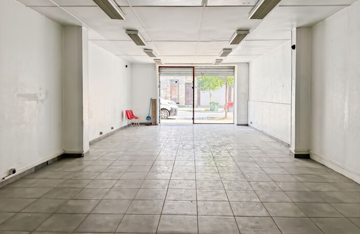 Local commercial de 85m2 avec Cave de 44m2 — photo 3
