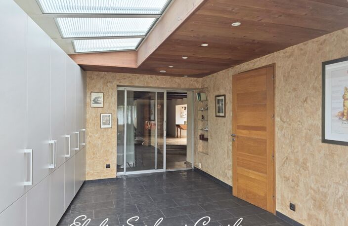En Exclusivité, Belle propriété rénovée de 267m2 avec un studio indépendant /parcelle de 1433m2 arborée et clôturée — photo 2