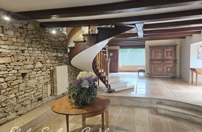 En Exclusivité, Belle propriété rénovée de 267m2 avec un studio indépendant /parcelle de 1433m2 arborée et clôturée — photo 3