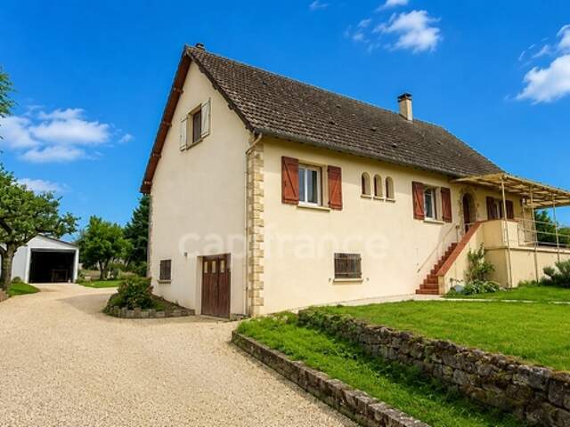 Virginie MASSON Capifrance vous présente Maison familiale 136 m² – 4 chambres – Sous-sol complet – Terrain de 1 692 m² — photo du bien