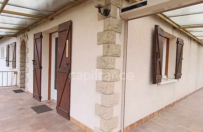 Virginie MASSON Capifrance vous présente Maison familiale 136 m² – 4 chambres – Sous-sol complet – Terrain de 1 692 m² — photo 4