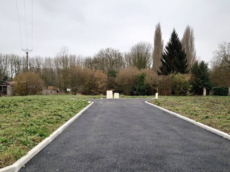 Terrain à bâtir de 404 m² à GALLARDON (28) — photo 1