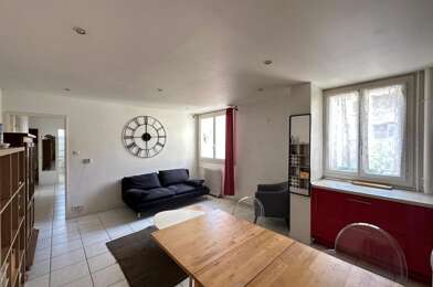 Appartement 3 pièces 835 €