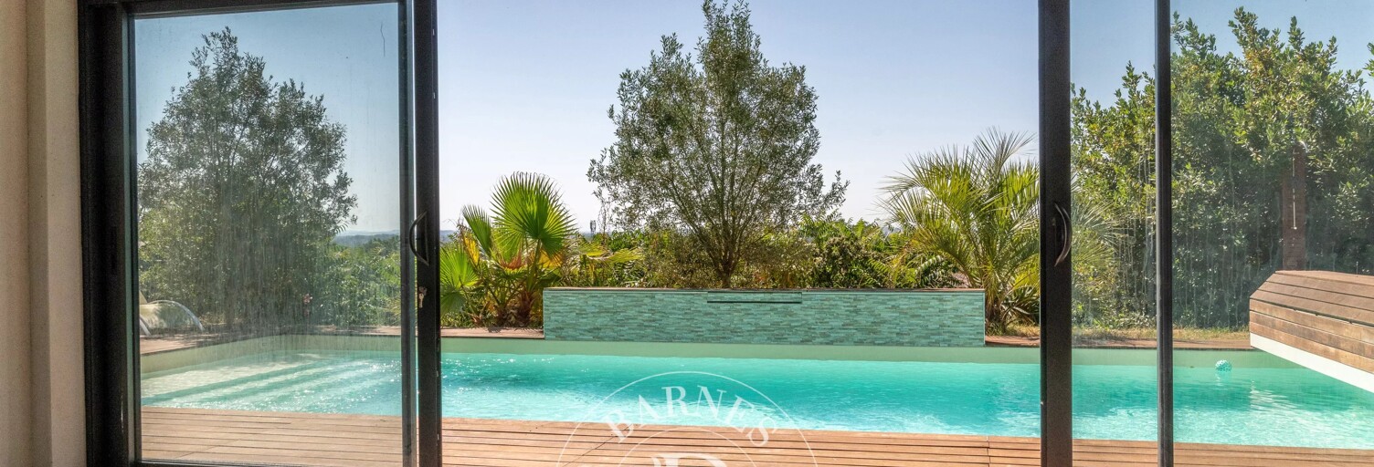 Maison 16 Pièces 377 m² à vendre à Neyron (01700)
