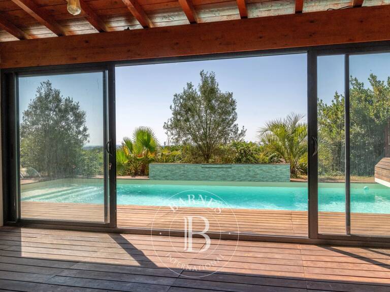 Maison Familiale d'environ 377m² - 6 Chambres - Piscine/pool house - Terrain de 7 716m² - Appartement indépendant — photo 1