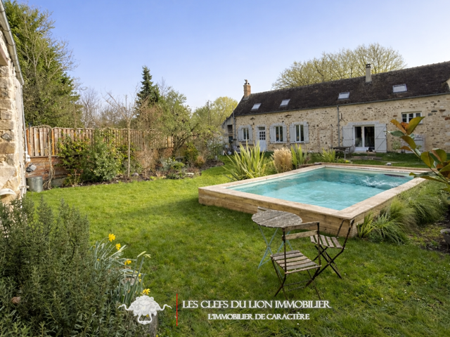 LONGERE DE CHARME AVEC PISCINE — photo du bien