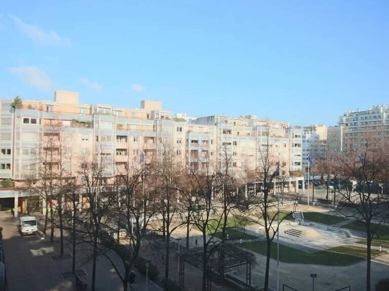 Appartement T2  Lyon 6ème PLACE DE L'EUROPE — photo 1