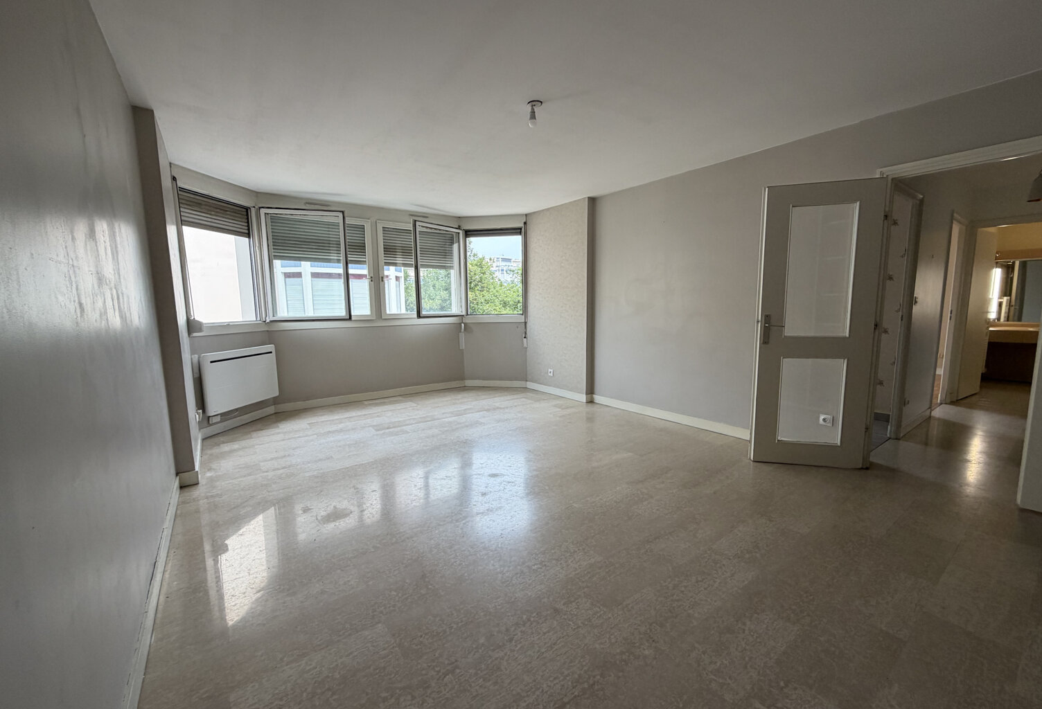 Appartement T2  Lyon 6ème PLACE DE L'EUROPE — photo 1