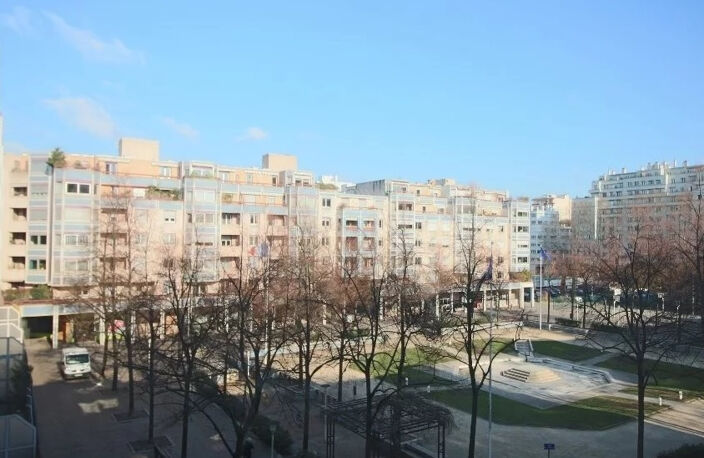 Appartement T2  Lyon 6ème PLACE DE L'EUROPE — photo 2