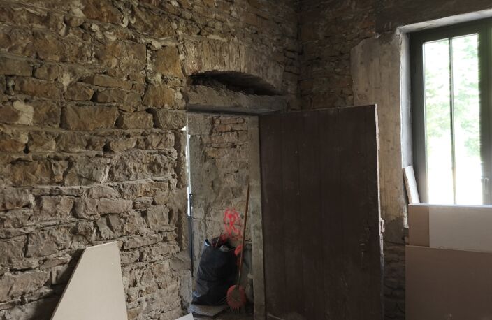 Local d'activité / Bureaux à aménager – Plateau de 89 m² avec 2 parkings – 190 000 € — photo 5