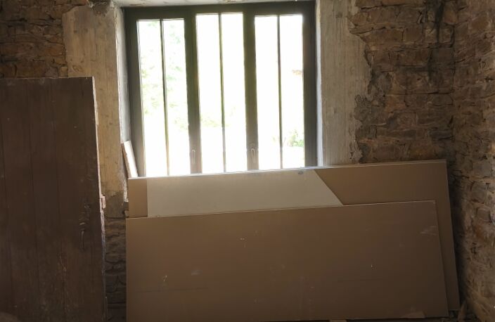 Local d'activité / Bureaux à aménager – Plateau de 89 m² avec 2 parkings – 190 000 € — photo 4
