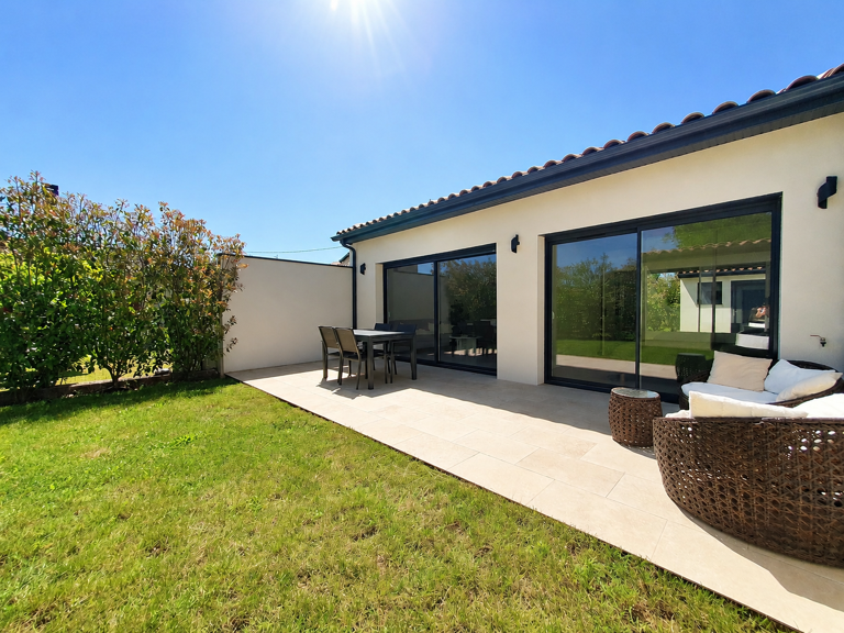 Maison récente T3 de plain-pied de 75 m² avec terrain  — photo 1