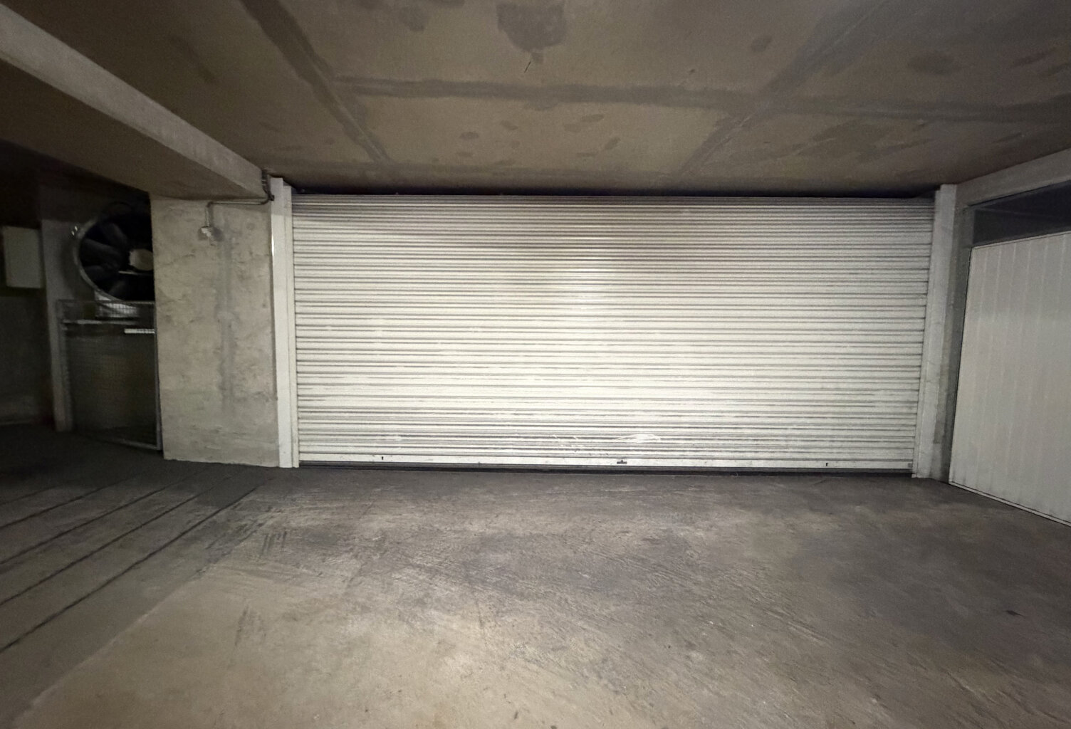 RARE aux portes de Monaco   Beausoleil : Grand double garage — photo 1