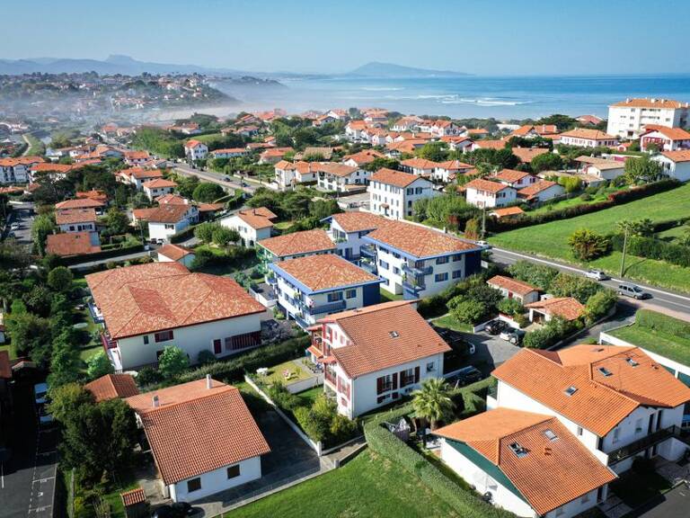 T3 neuf 61 m² avec jardin privatif 115 m² — Bidart village, 8 min des plages à pied, balcon, parking — photo 1