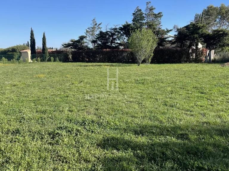 PROCHE D'ARLES, centre ville , commerces et écoles — photo 1
