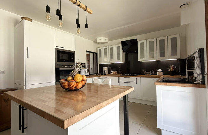 NOUVEAUTE : PAVILLON FAMILIAL AVEC TOUT LE CONFORT EN RDC ET — photo 3