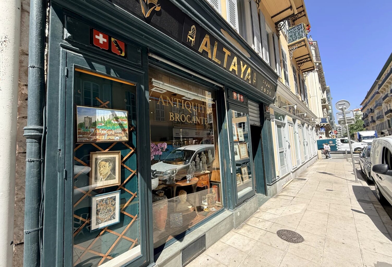 Droit au bail Agence immobilière, Antiquaire, Bureaux, Mobilier, — photo 1