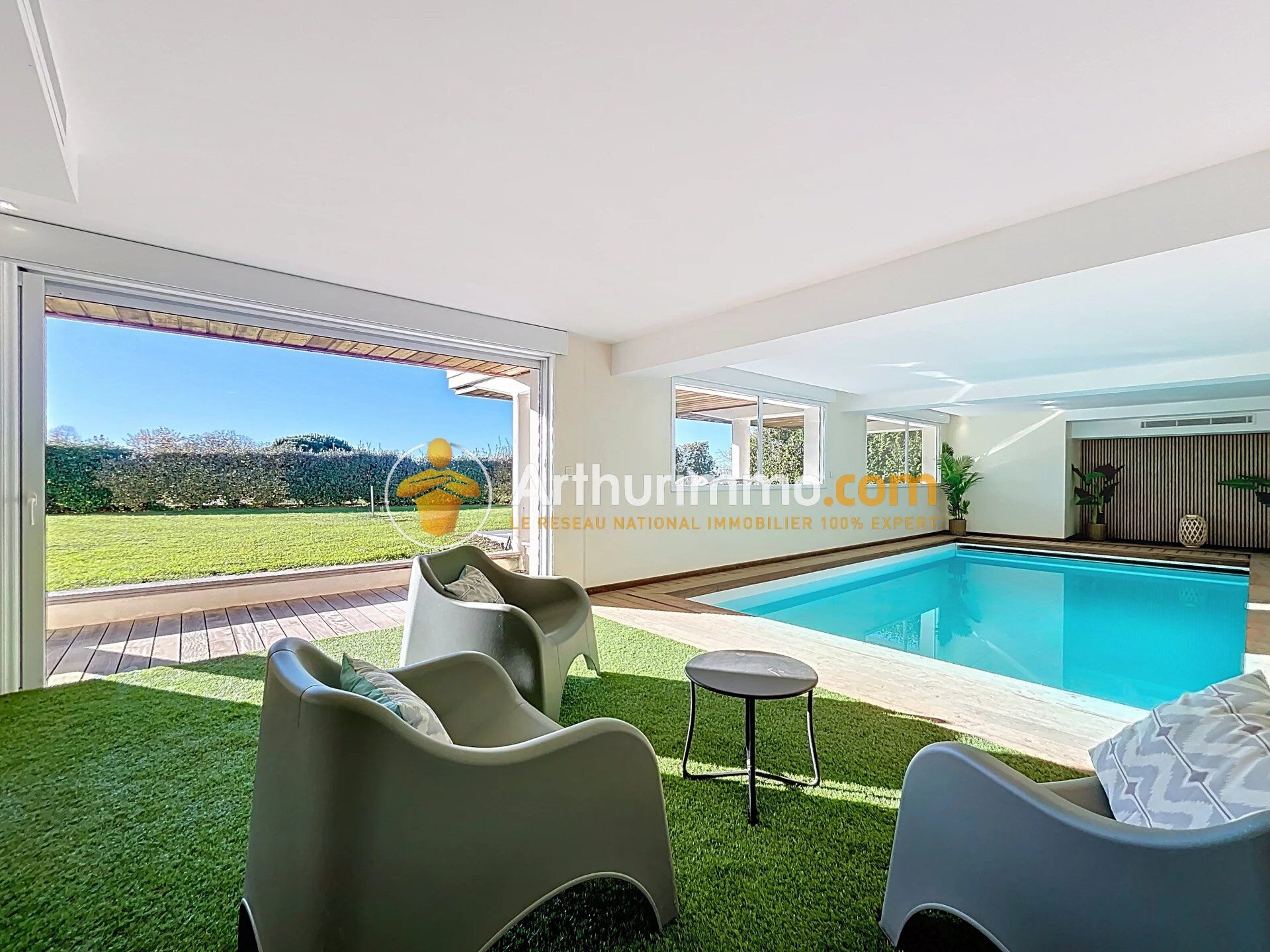 Maison 8 pièces 278 m² · à Bourgoin-Jallieu · 278 m² · 975 000 €