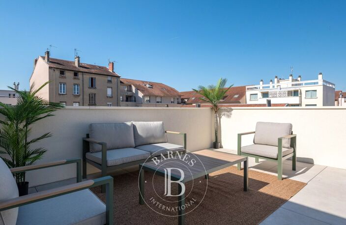 Villeurbanne - Dernier étage de 106,8 m² carrez - Terrasse 90 m² — photo 2