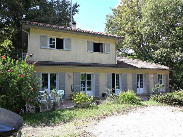 Maison 6 pièces 155 m² à Paillet — photo du bien
