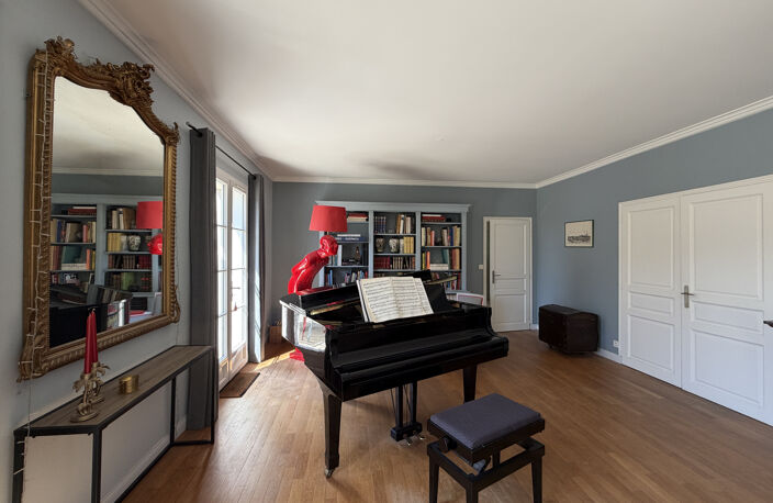 ORLÉANS   ÉLÉGANTE MAISON FAMILIALE DE 350 M2 À PROXIMITÉ DE — photo 3