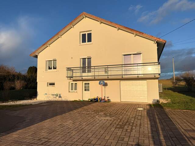 Maison de 1970 de 158 m2 rénovée, 4 ch, terrain de 1162 m2 — photo du bien