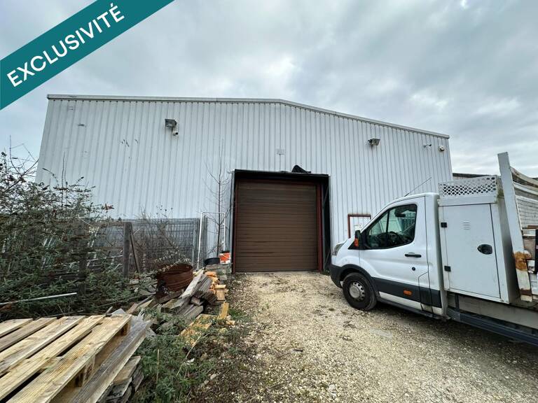 Bâtiment de stockage avec parking + bureau — photo 1