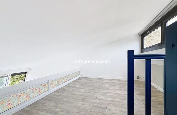 À VENDRE – Grand 2 pièces avec double séjour, mezzanine, véranda et parking – Résidence La Palombière à Créteil — photo 5
