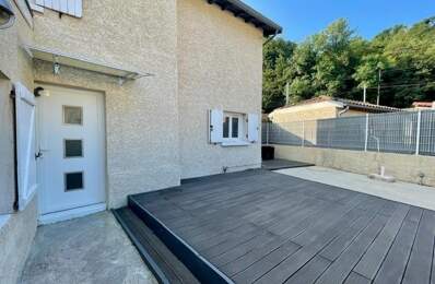 Maison de type 4 avec extérieur et garage — photo du bien