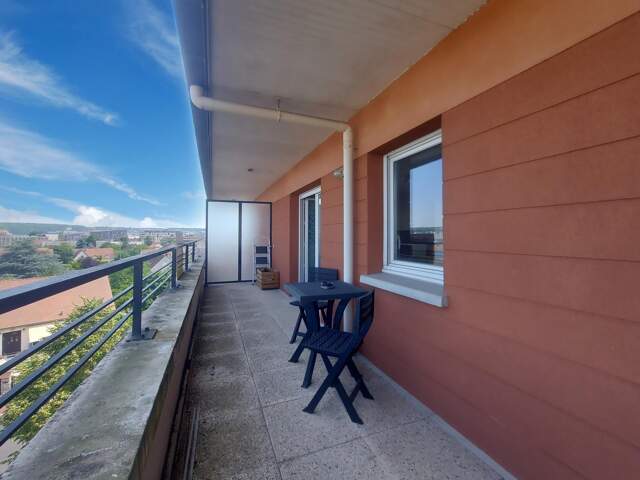 Studio avec terrasse et parking — photo du bien