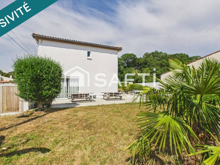 Maison familiale avec jardin et double garage — photo 1