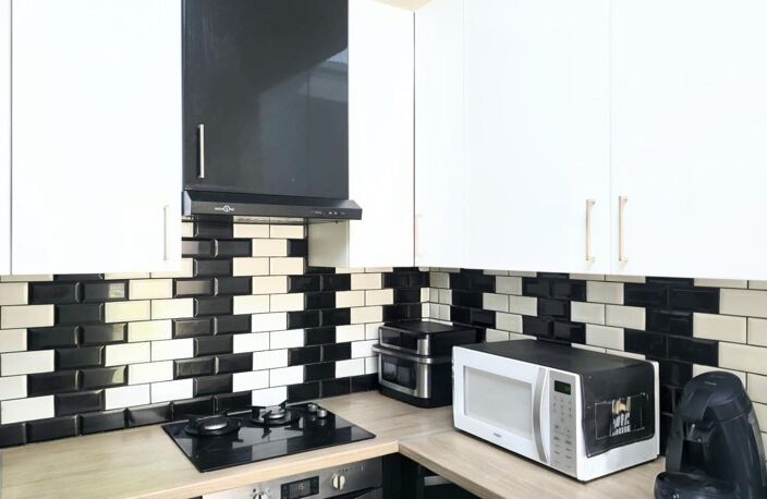 A Clichy-sous-Bois 93390   Maison de 63 m², 4 pièces , terrain 240 m2 — photo 3