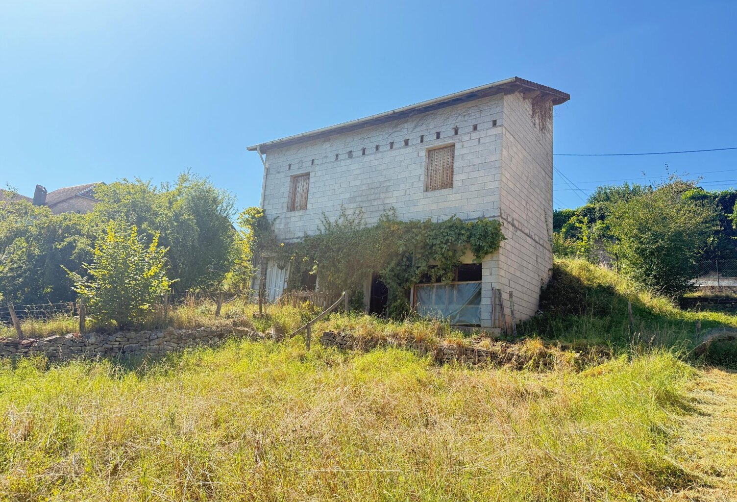 Construction de 1985 à réhabiliter sur terrain de 950 m2 — photo 1