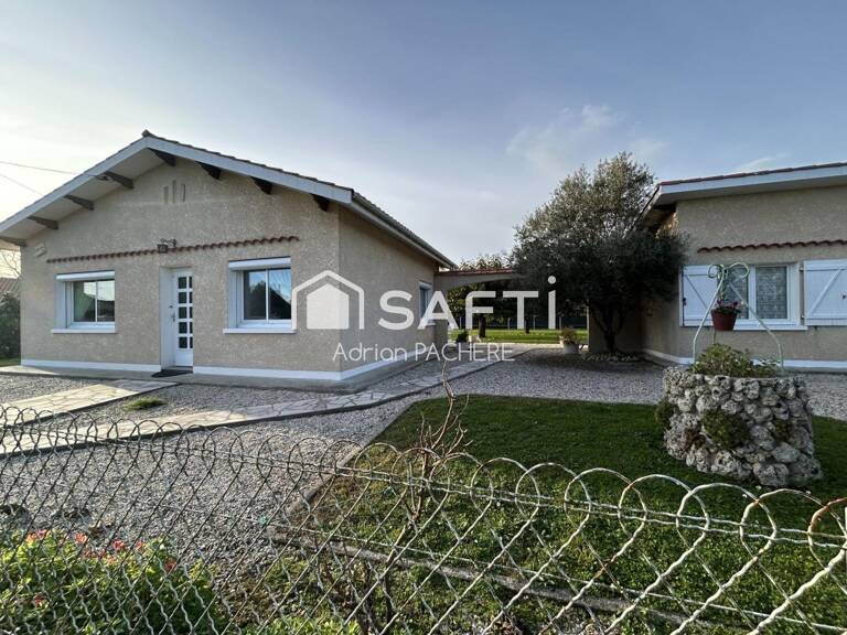 Maison rénovée de 75m2 où confort moderne et charme authentique se rencontrent sur un terrain de 1334m2. — photo 1