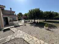 Maison rénovée de 75m2 où confort moderne et charme authentique se rencontrent sur un terrain de 1334m2. — photo 2