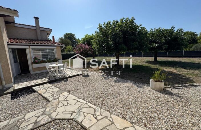 Maison rénovée de 75m2 où confort moderne et charme authentique se rencontrent sur un terrain de 1334m2. — photo 2