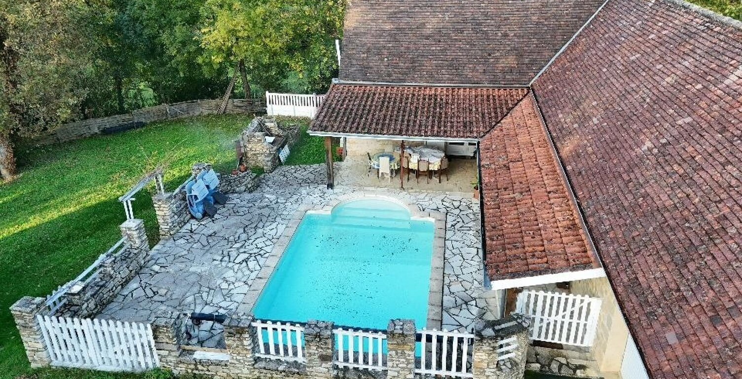 Piscine, dépendance et jardin : tout est réuni ! — photo 1