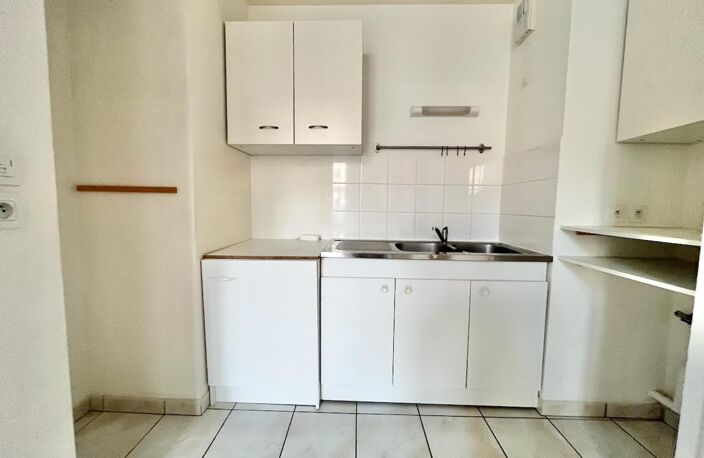 Appartement T2 avec jardin et place de stationnement sécurisée — photo 4
