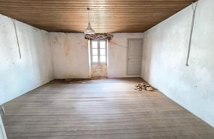 Maison de bourg à rénover — photo 3