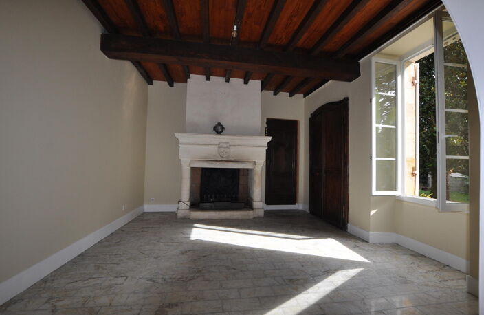 Location maison 7 pièces 135 m² à Le Tourne (33550) — photo 4