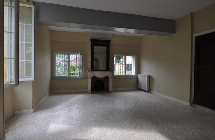 Location maison 7 pièces 135 m² à Le Tourne (33550) — photo 5