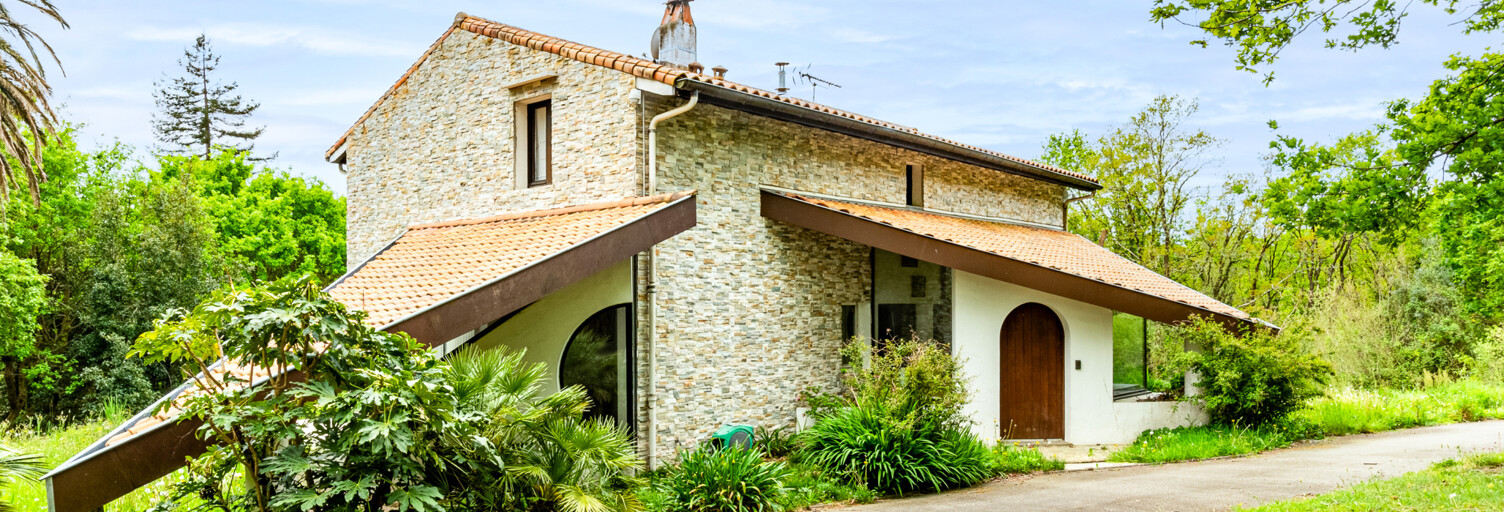 Maison 5 Pièces 225 m² à vendre à Urrugne (64122)