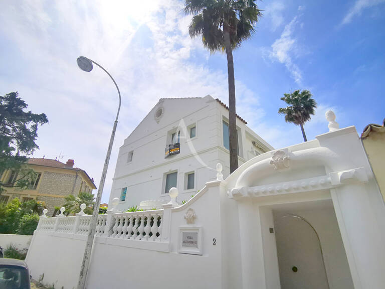 NICE NORD : 2 PIECES DANS PETITE COPROPRIETE TYPE VILLA — photo 1