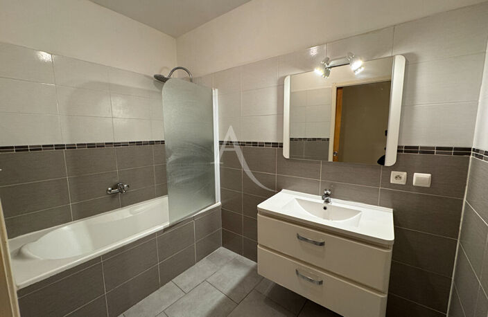 Appartement Gaillac 3 pièce(s) 70 m² — photo 4
