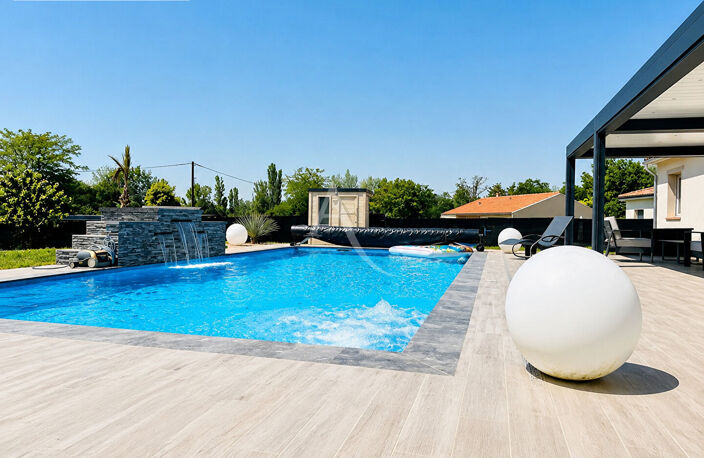 10 MINUTES BESSIERES ? Propriété familiale de standing de 175 m² avec piscine, spa, double habitation et prestations haut de gamme — photo 4