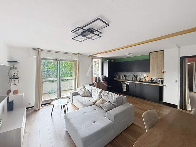 Pau, Appartement  T4 ,3 chambres avec caves,garage — photo du bien