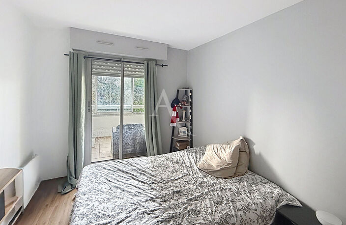 Pau, Appartement  T4 ,3 chambres avec caves,garage — photo 5